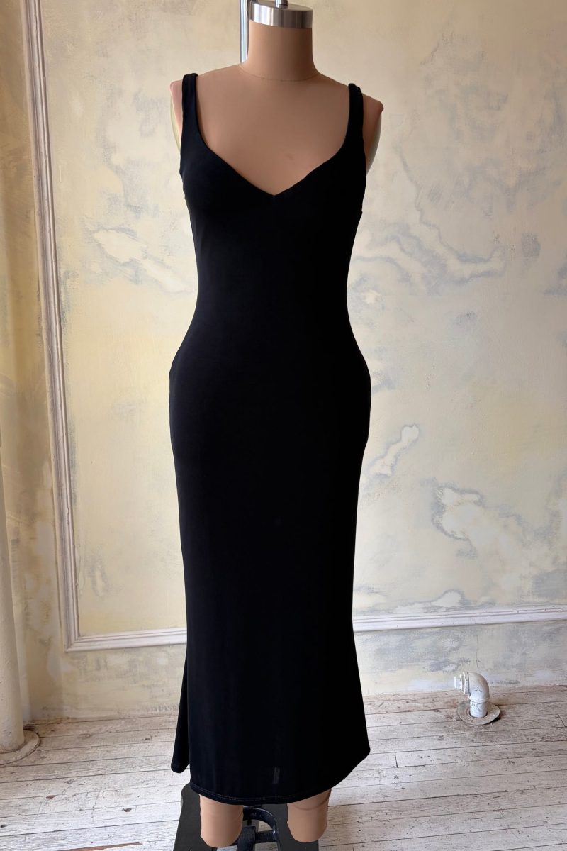 V-Neck Supermodel Dress in Noir Sample