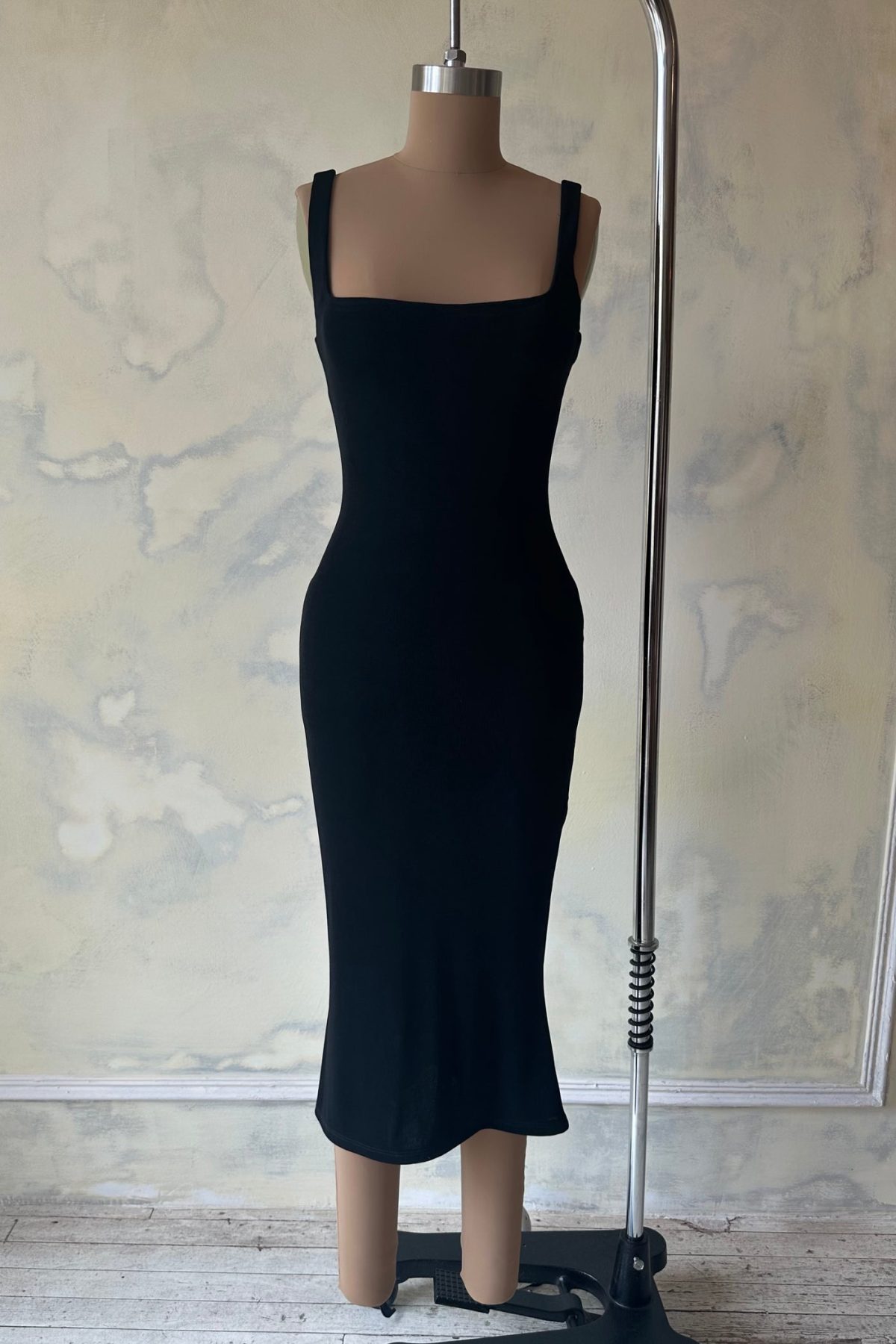 Classic Supermodel Dress in Noir Sample