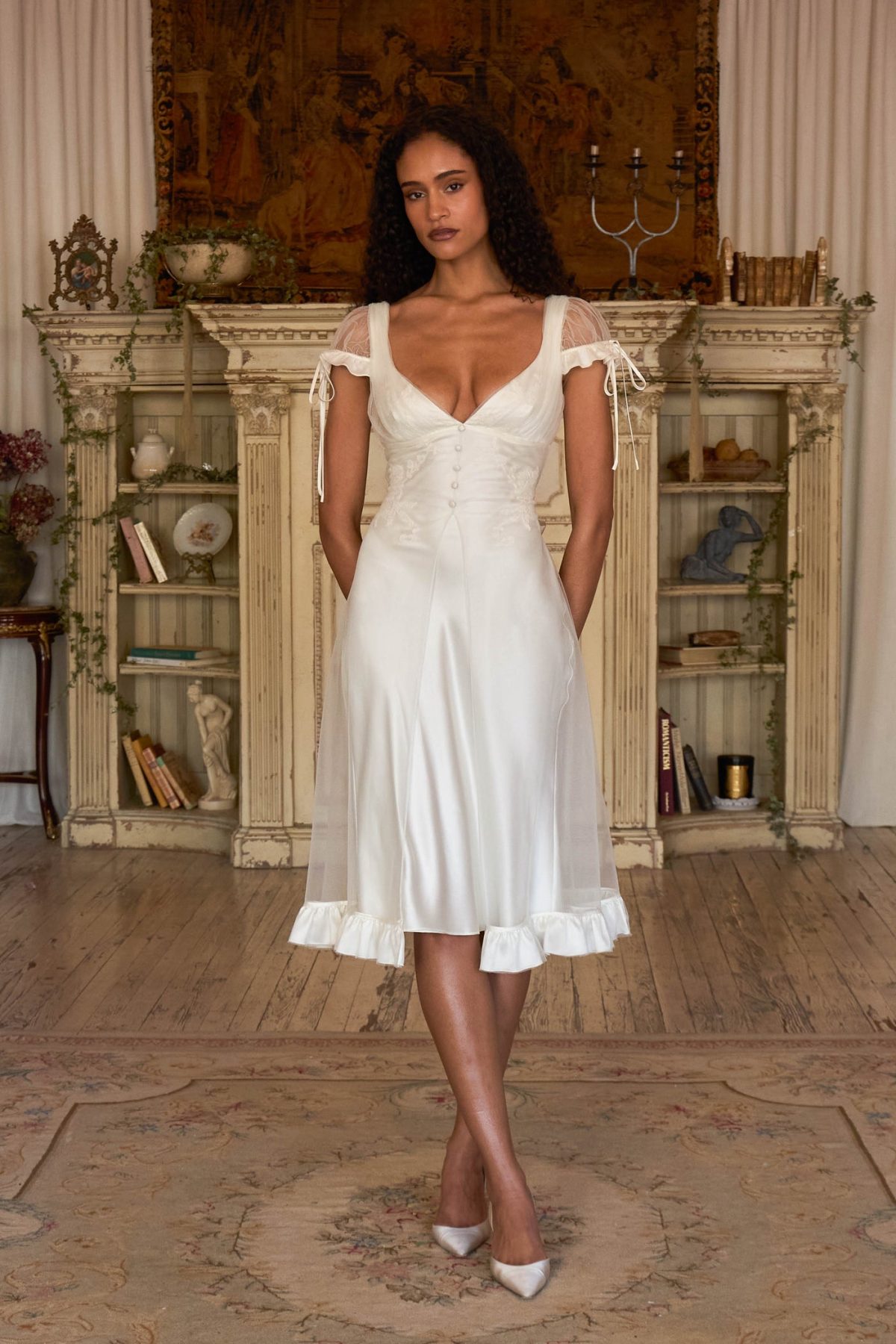 Candlelit Lady Dress in Pearl