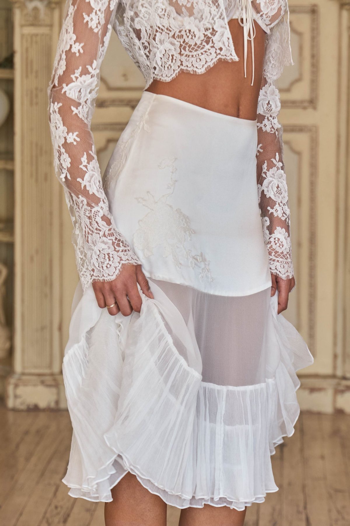 The Crinoline Skirt with Lace in Pearl